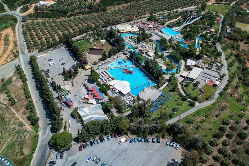 Villa Oasis Galatás المظهر الخارجي الصورة