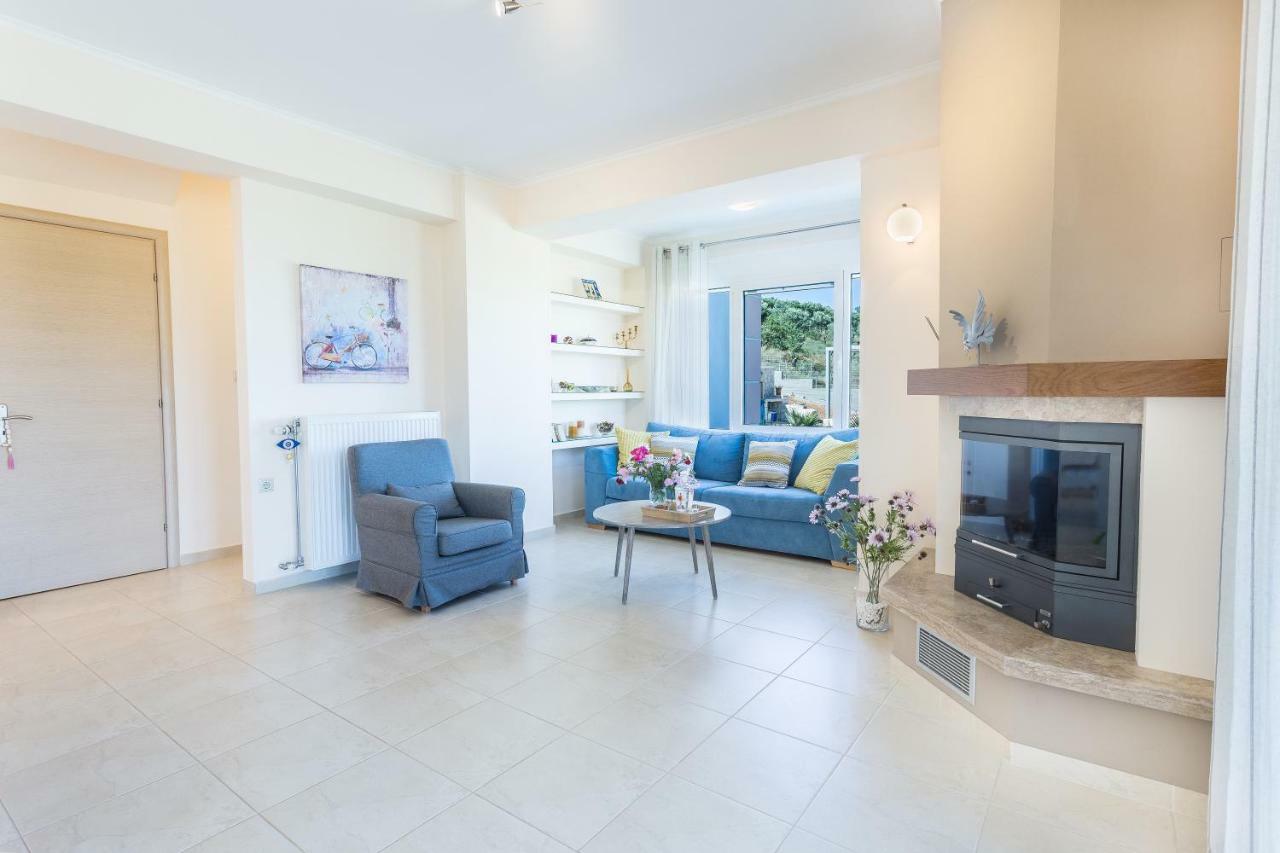 Villa Oasis Galatás المظهر الخارجي الصورة