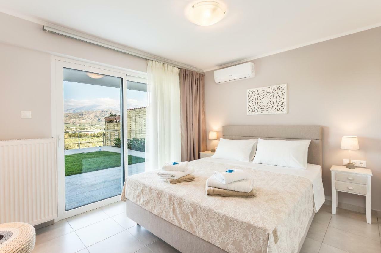 Villa Oasis Galatás المظهر الخارجي الصورة