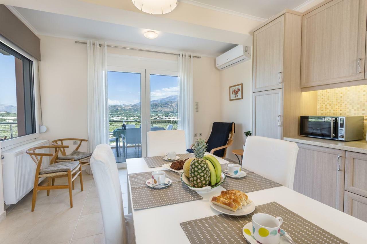 Villa Oasis Galatás المظهر الخارجي الصورة