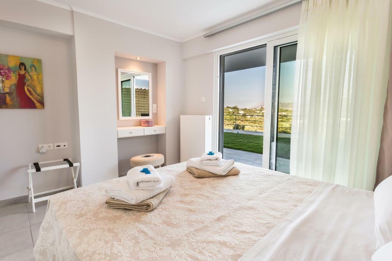 Villa Oasis Galatás المظهر الخارجي الصورة