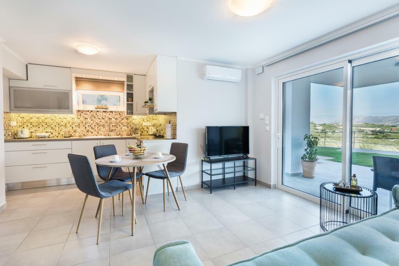 Villa Oasis Galatás المظهر الخارجي الصورة