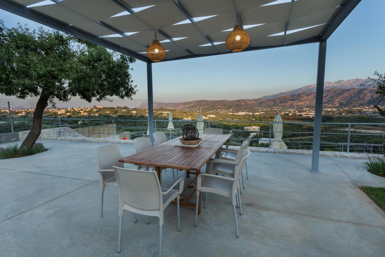 Villa Oasis Galatás المظهر الخارجي الصورة